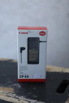 1947b001 Canon Compact Battery Power Pack Cp-e4