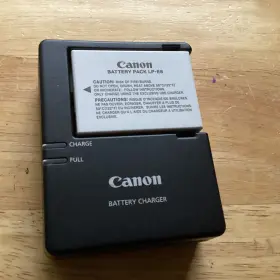 Lc-e8e Canon 201205 Charger Plus Rechargeable Lithium-ion Battery Pack Lp-e8