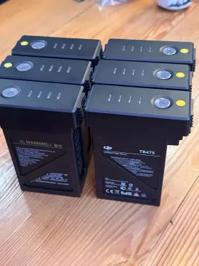 Tb47s-4500-22.2-6s Dji 6x Working Tb47s Batteries With Charging Hub Taken From Matrice 600