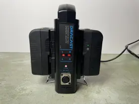 Dracast 610708234043 Dual Charger With Two 90wh V-mount Batteries