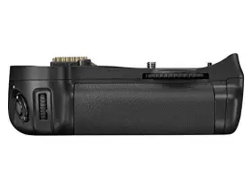 Mb-d10 Nikon 25359 Multi Power Battery Pack For D300 And D700 Digital Slr Cameras