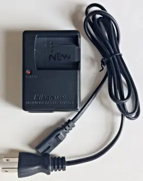 2t82e150666 Nikon Lithium Ion Battery Charger 4.2 Volt 0.7a Model Mh-65 Only