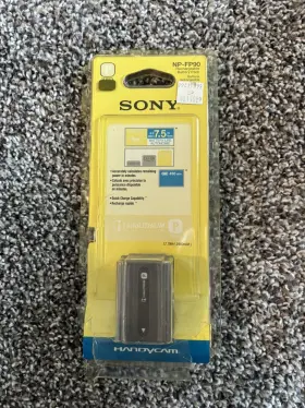 Np-fp90 Sony 027242634619 P Series Camcorder Battery For Camcorders New Damaged Box