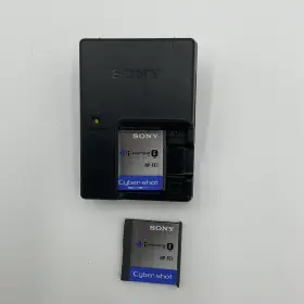 Np-fe1 Sony 500146 Wall Charger Bc-csd For E-series Cybershot And Two Batteries