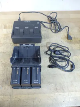 Npa-1000 Sony Ac-v900 Np-f930 Batteries 3 Charger And A Battery Charging Box