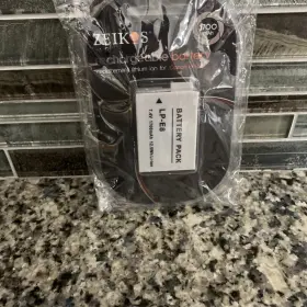 Ze-lpe8 Zeikos 2011 Rechargeable Lp-e8 Battery Pack New
